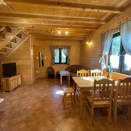 Trzy W Bieszczadach Деревянный коттедж